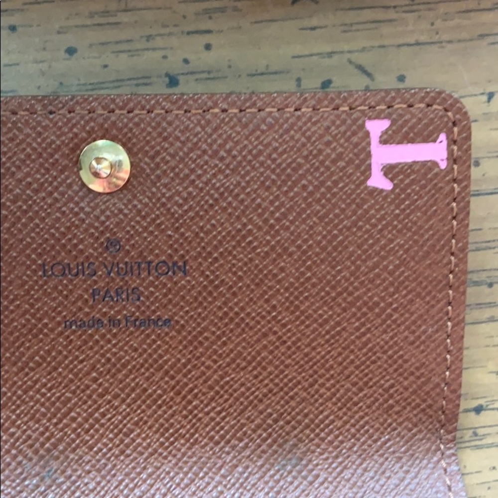 Authentic Louis Vuitton 6 key holder - Picture 6 of 8